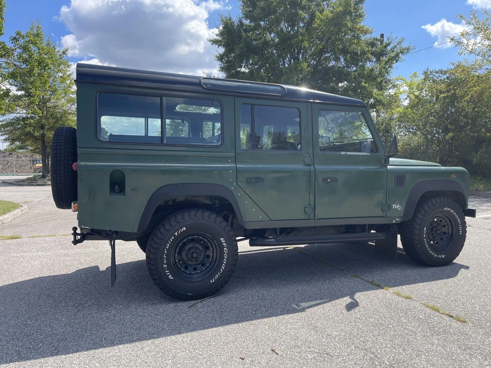 2001 Land Rover Defender 110 - Image 11 of 31
