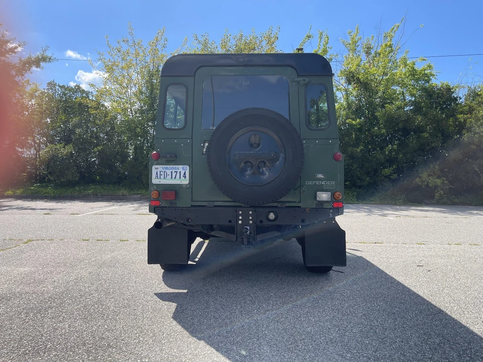 2001 Land Rover Defender 110 - Image 9 of 31