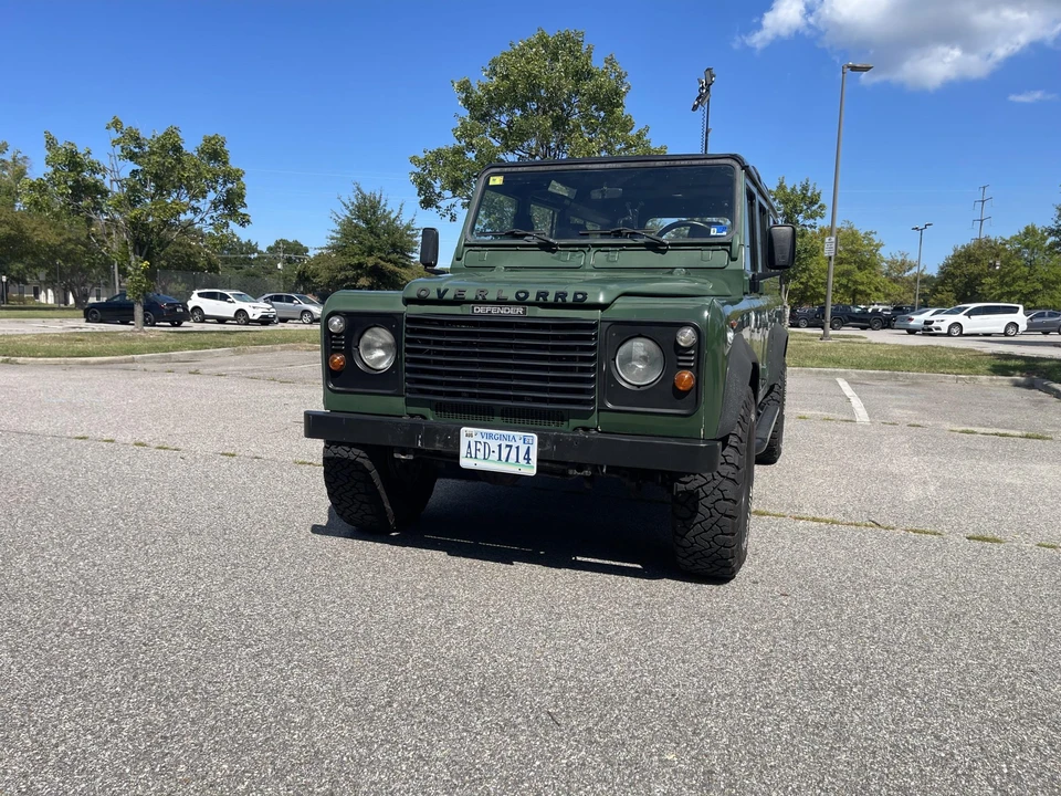 2001 Land Rover Defender 110 - Image 2 of 31