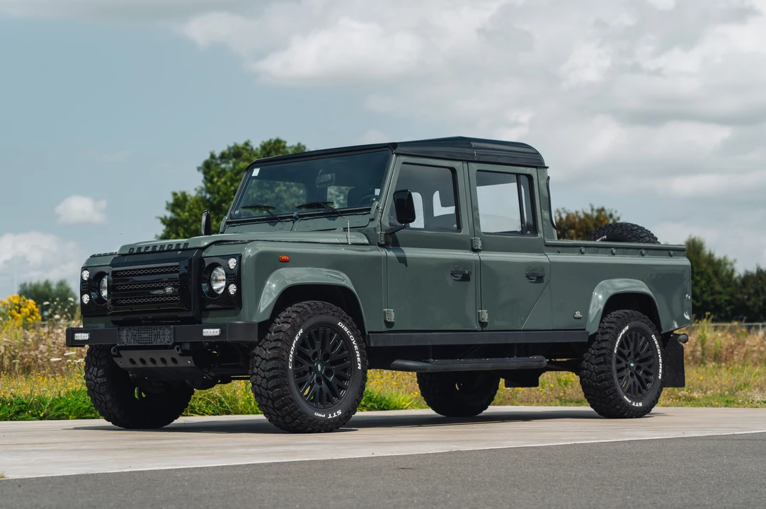 2001 Land Rover Defender 130 - Image 3 of 31