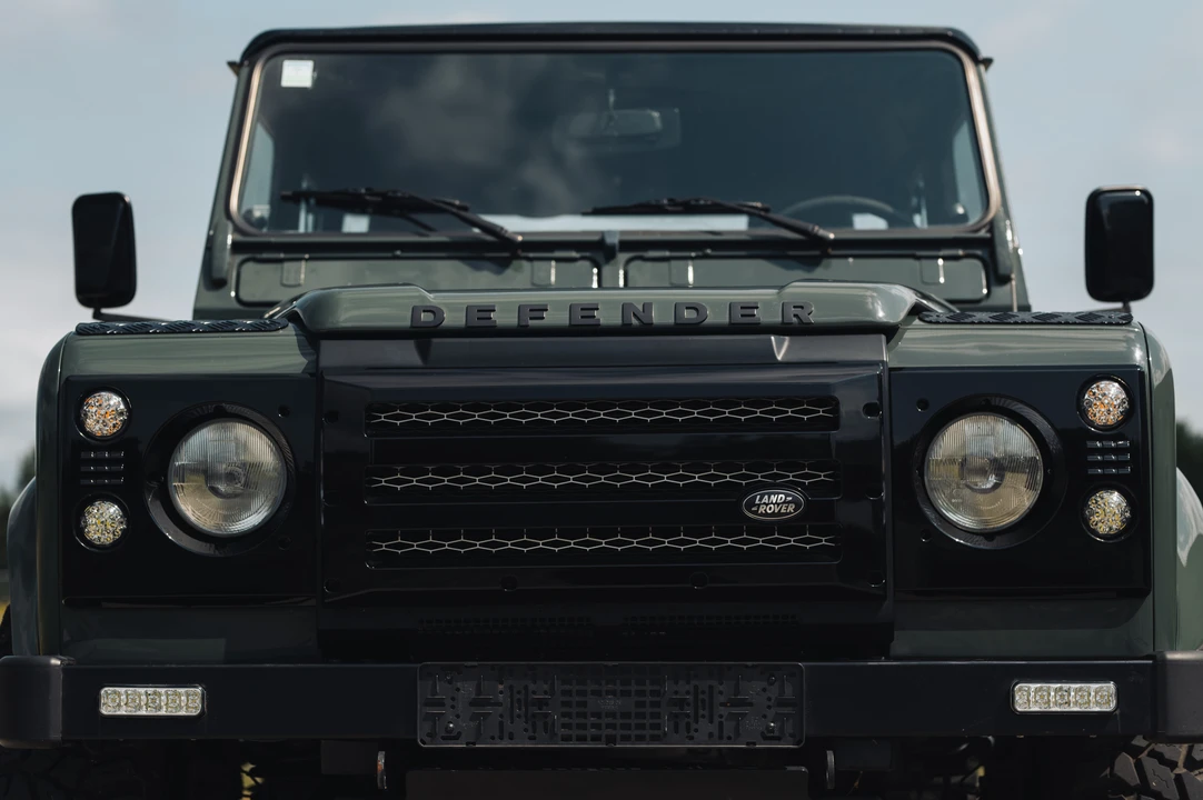 2001 Land Rover Defender 130 - Image 20 of 31