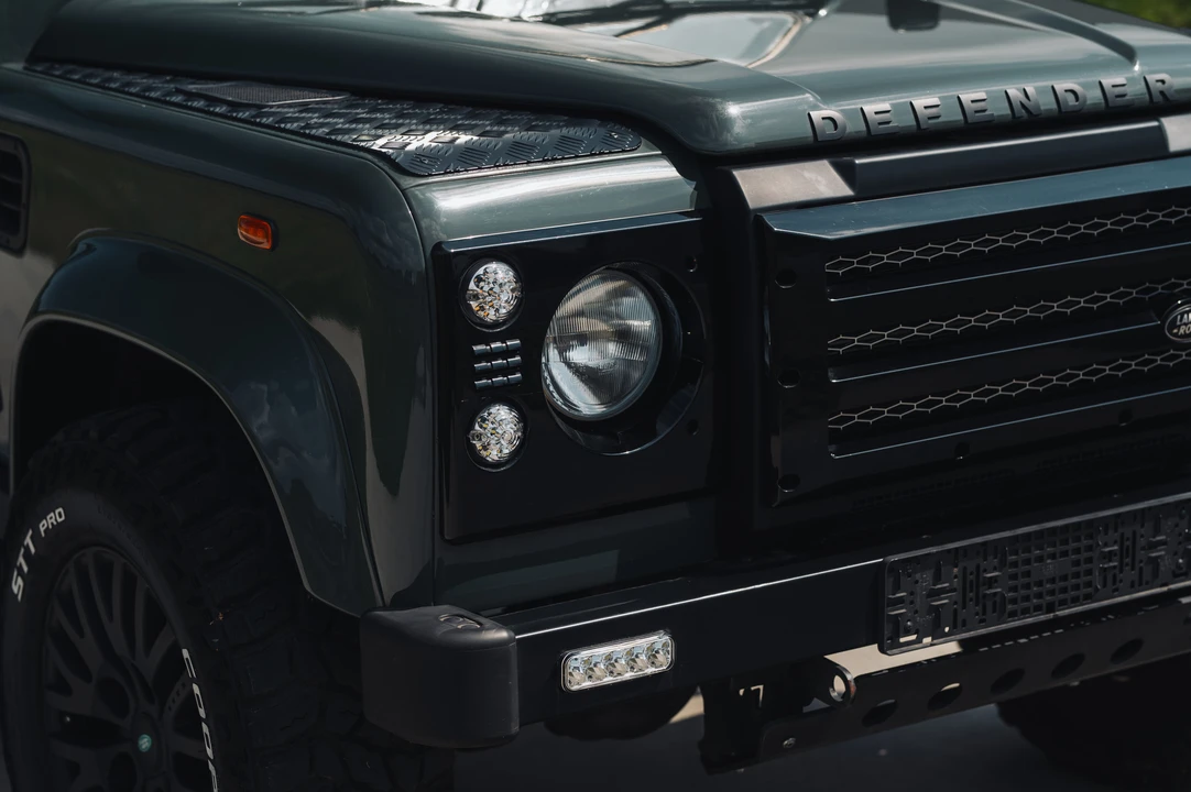 2001 Land Rover Defender 130 - Image 22 of 31