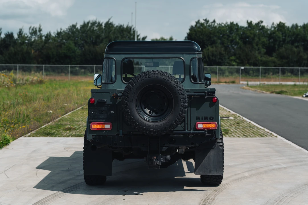 2001 Land Rover Defender 130 - Image 6 of 31