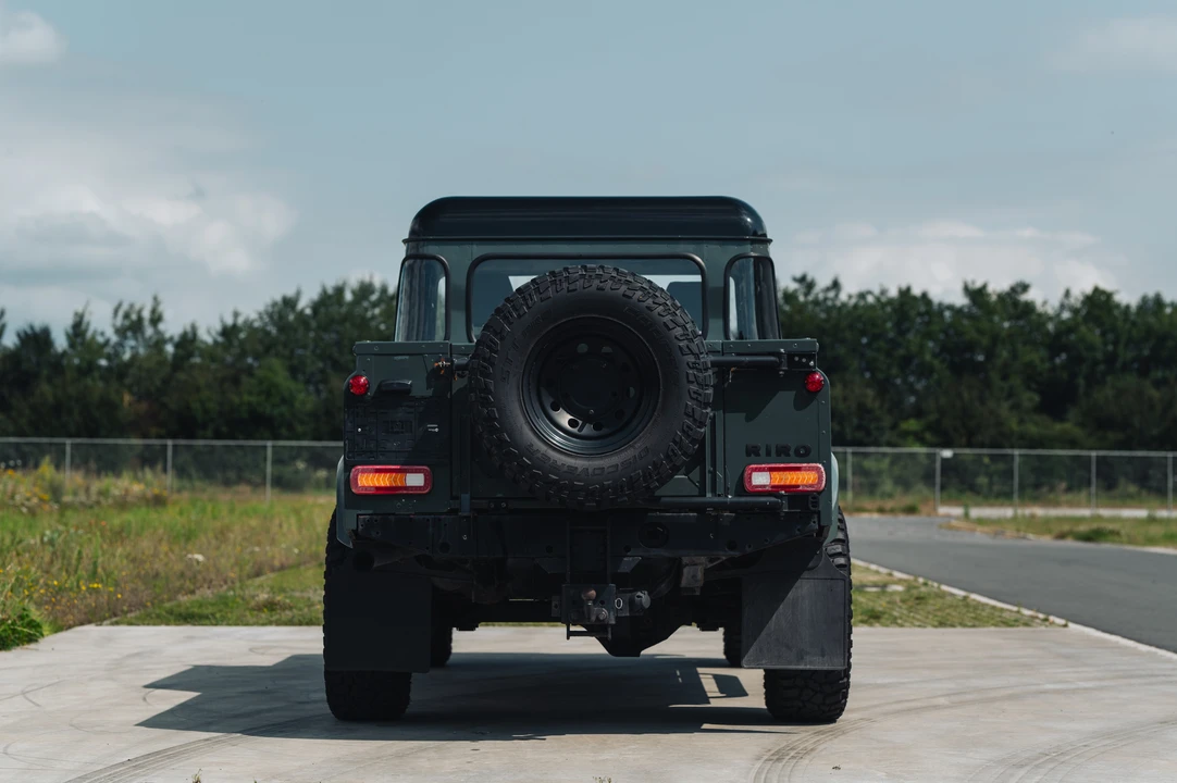 2001 Land Rover Defender 130 - Image 13 of 31