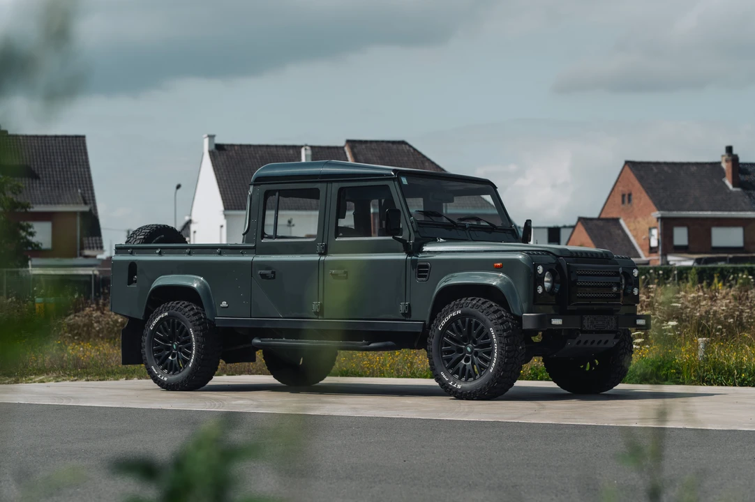 2001 Land Rover Defender 130 - Image 9 of 31