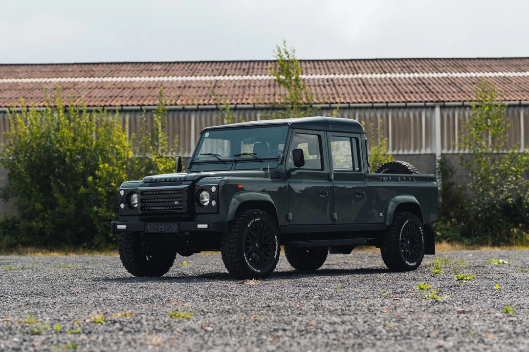 2001 Land Rover Defender 130 - Image 17 of 31