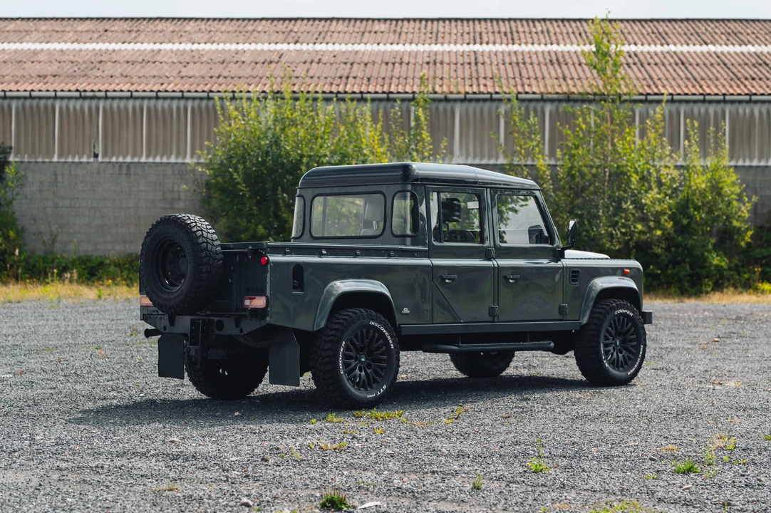 2001 Land Rover Defender 130 - Image 7 of 31