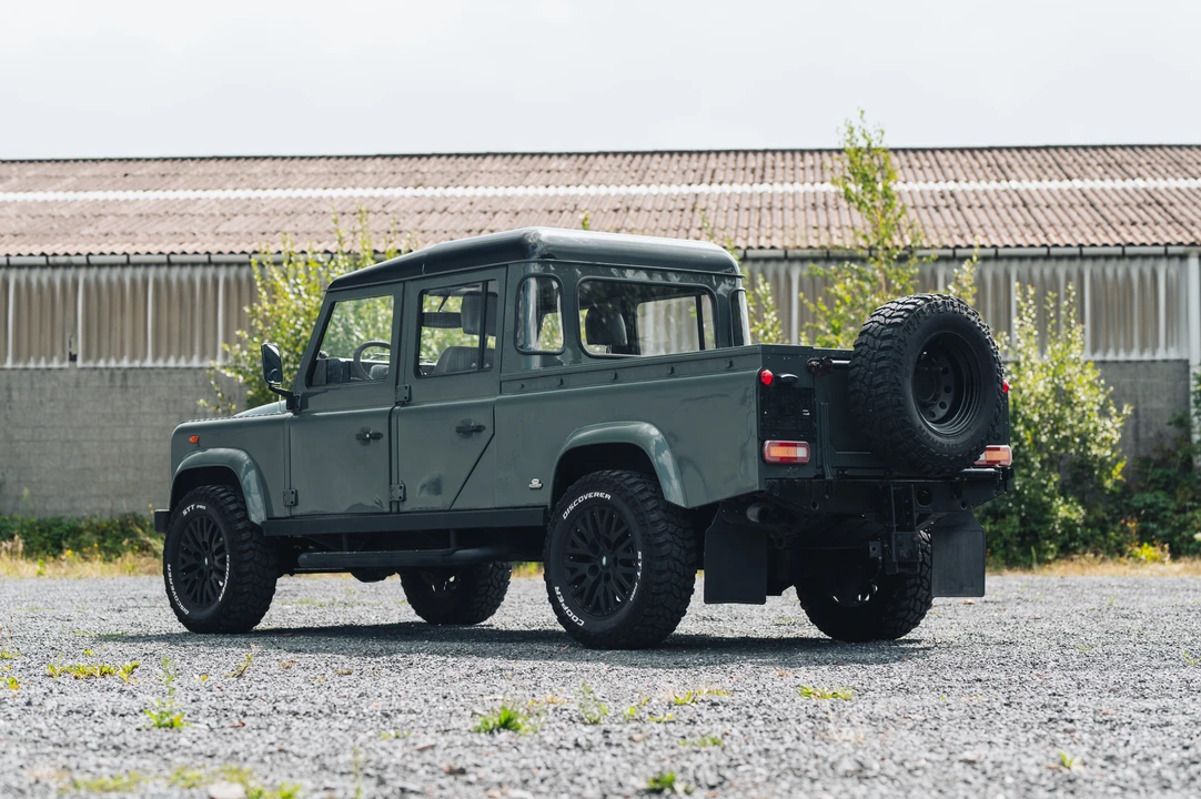 2001 Land Rover Defender 130 - Image 12 of 31