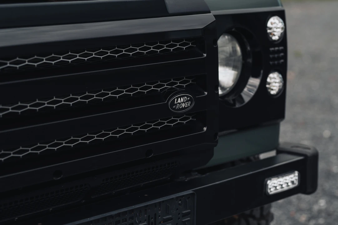 2001 Land Rover Defender 130 - Image 29 of 31