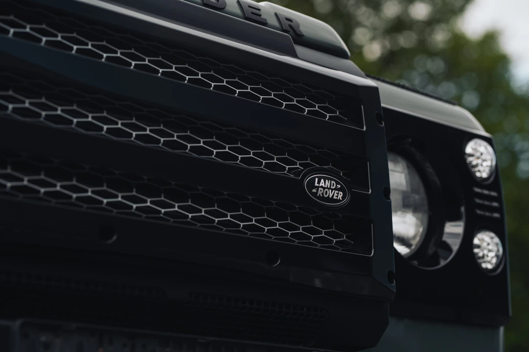 2001 Land Rover Defender 130 - Image 30 of 31
