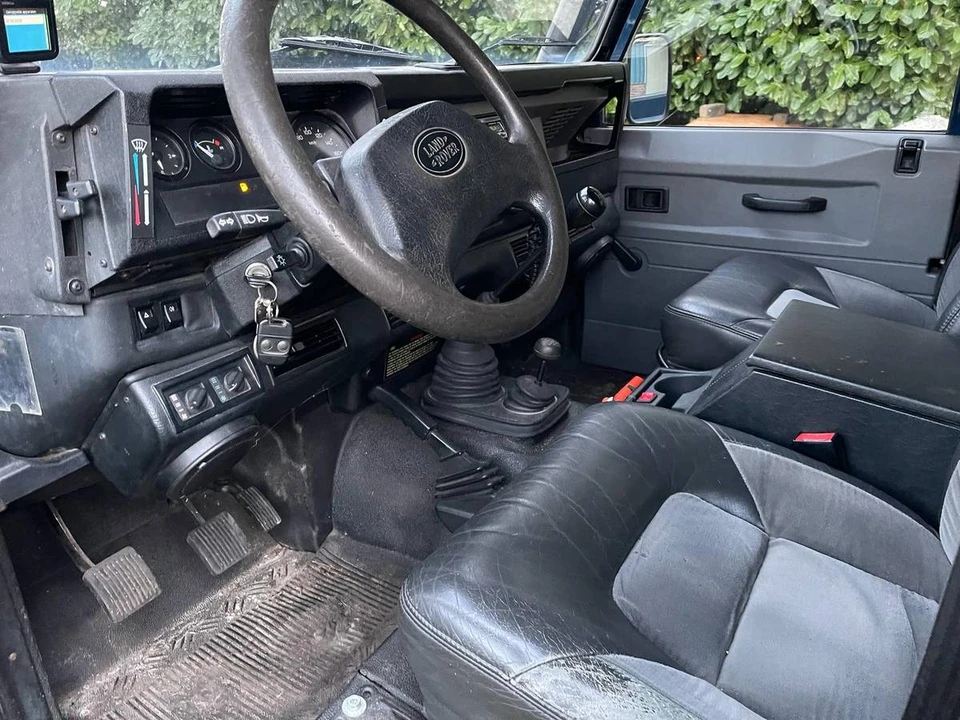 1998 Land Rover Defender 130 - Image 9 of 11
