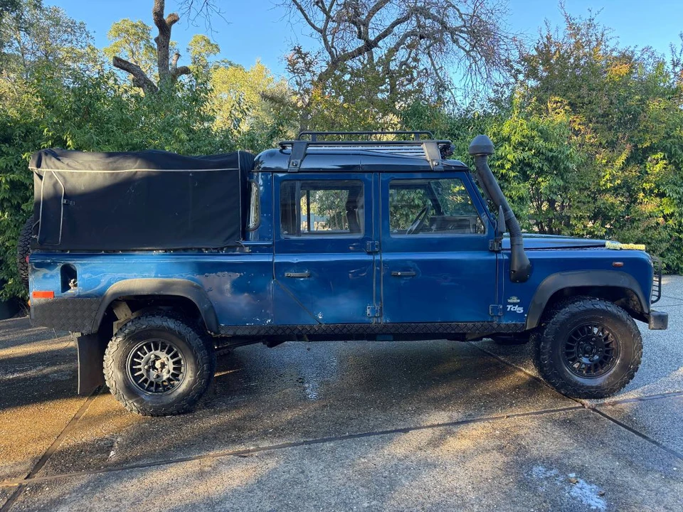 1998 Land Rover Defender 130 - Image 7 of 11