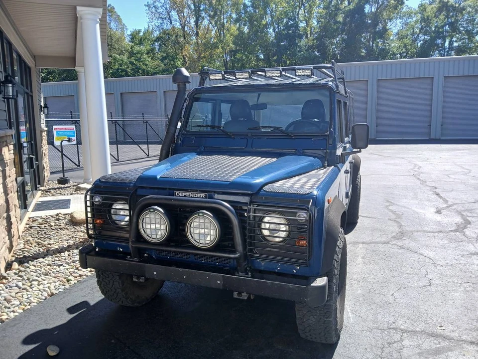 1998 Land Rover Defender 130 - Image 4 of 11
