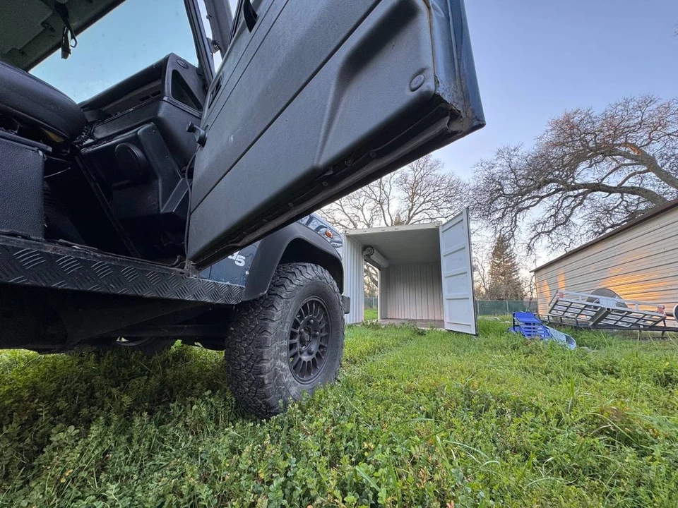 1998 Land Rover Defender 130 - Image 5 of 24
