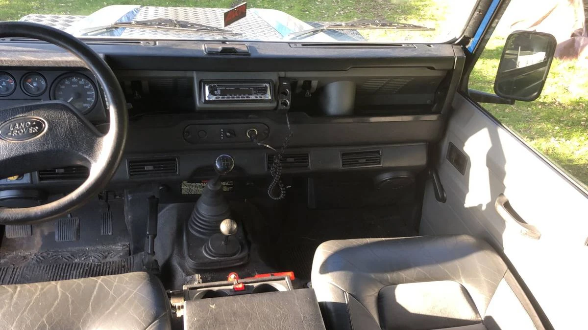2001 Land Rover Defender 130 - Image 13 of 23