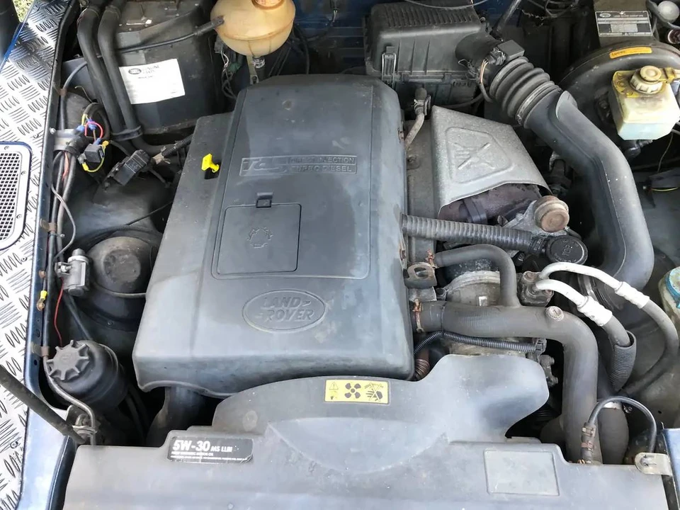 2001 Land Rover Defender 130 - Image 7 of 23