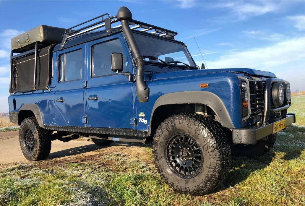 2001 Land Rover Defender 130 - Image 8 of 23
