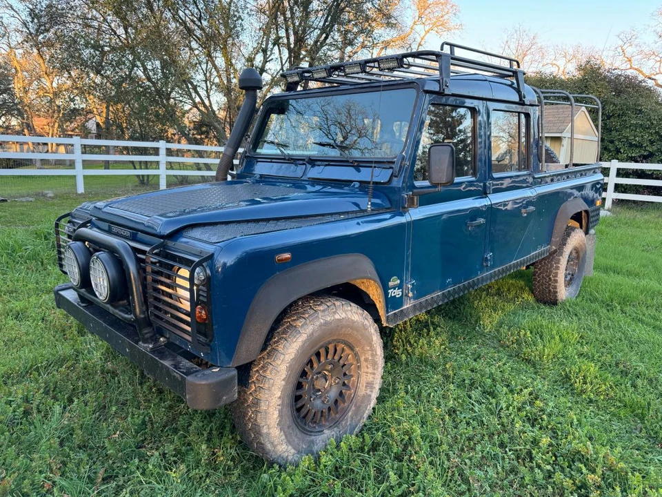 2001 Land Rover Defender 130 - Image 14 of 23