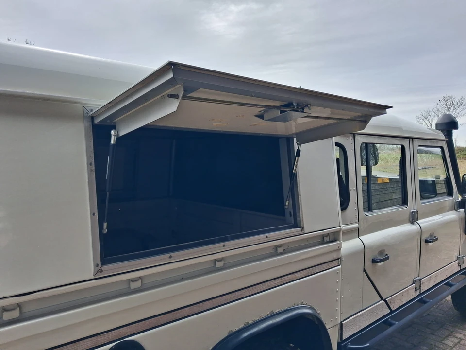2001 Land Rover Defender 130 - Image 25 of 31