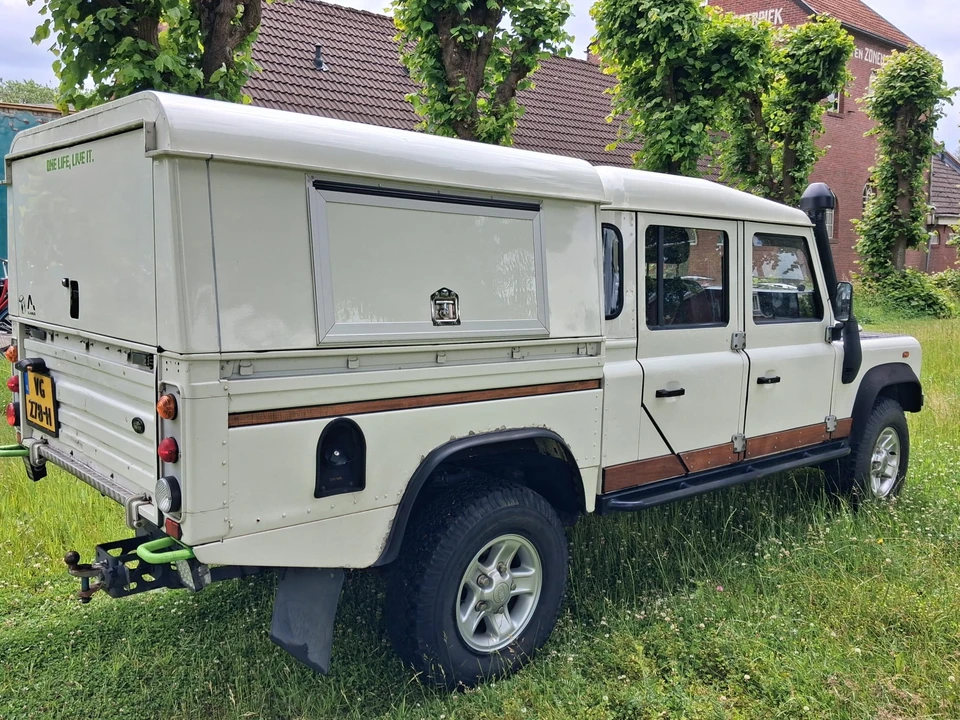 2001 Land Rover Defender 130 - Image 16 of 31