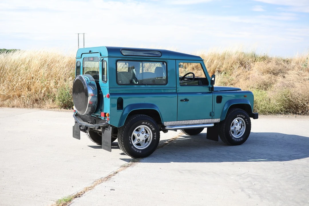2001 Land Rover Defender 90 - Image 5 of 30