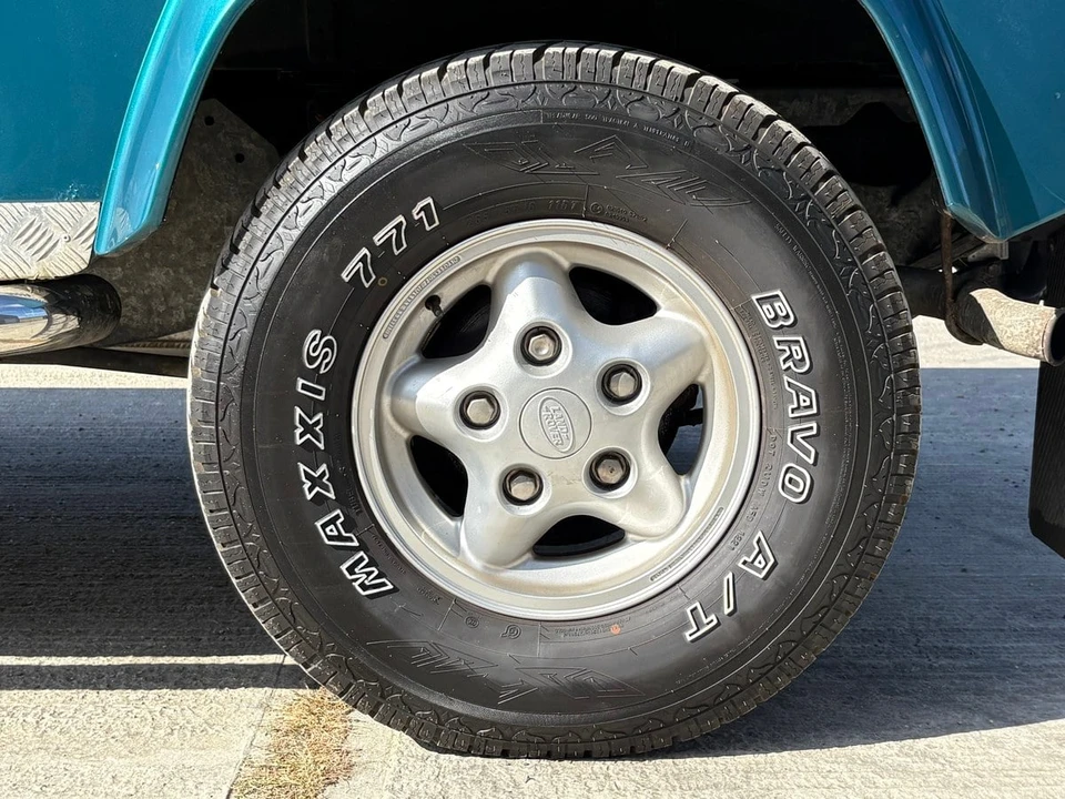 2001 Land Rover Defender 90 - Image 15 of 30
