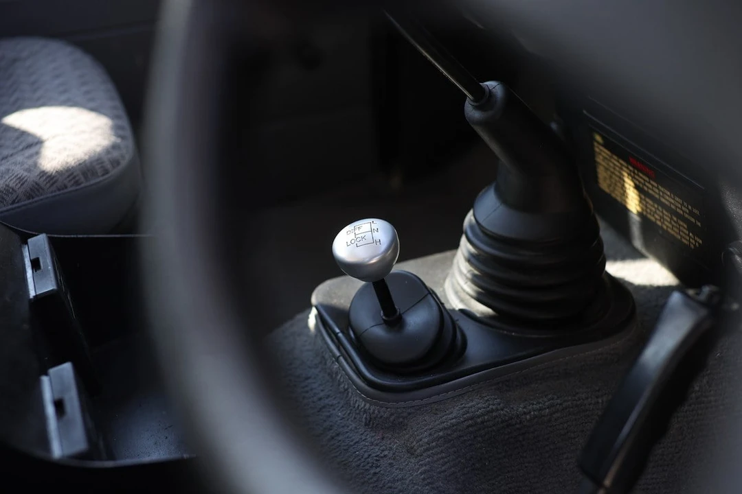 2001 Land Rover Defender 90 - Image 24 of 30