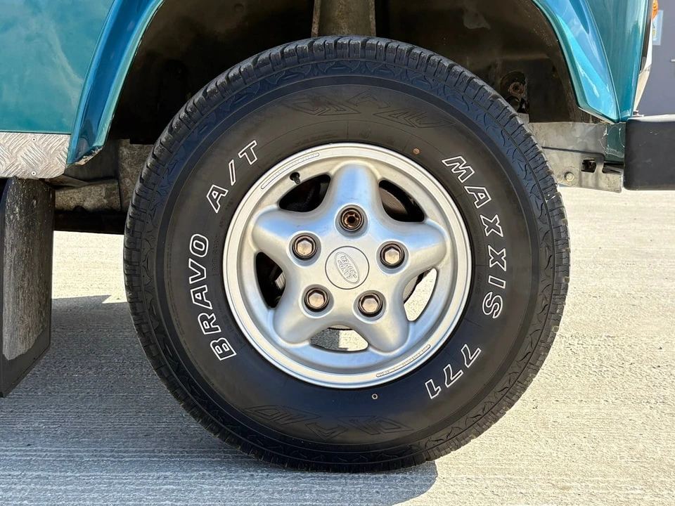 2001 Land Rover Defender 90 - Image 17 of 30