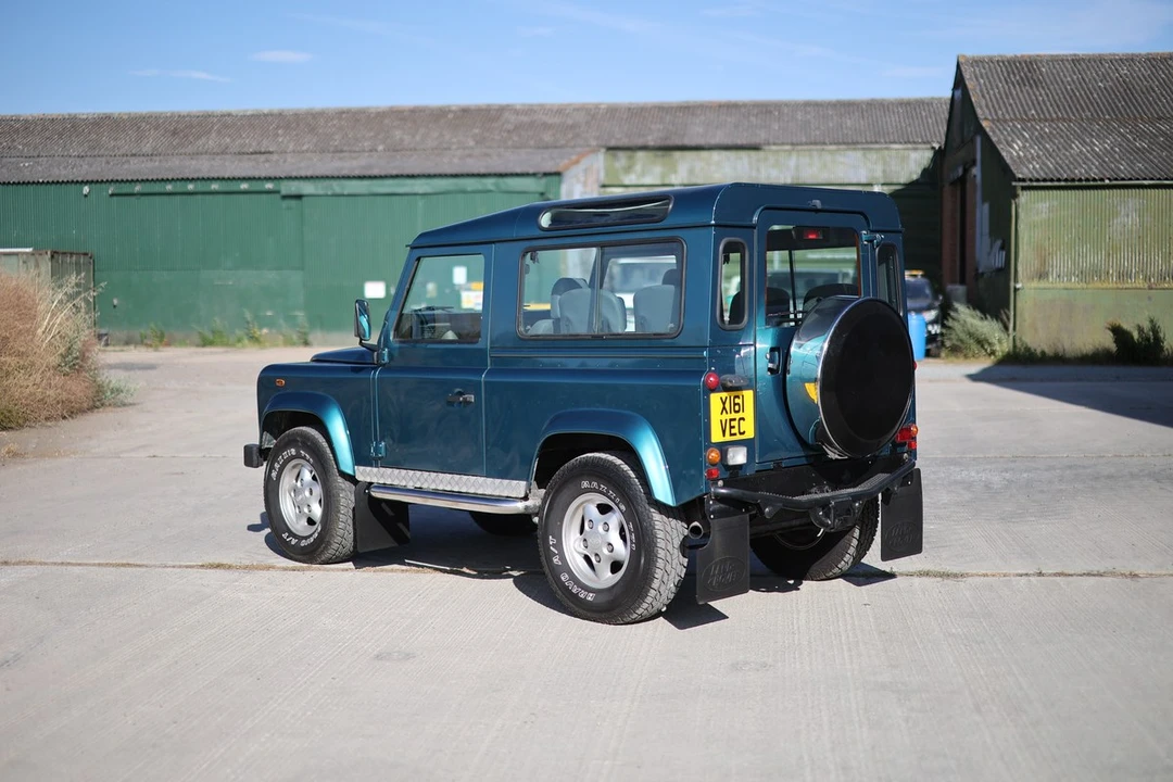 2001 Land Rover Defender 90 - Image 8 of 30