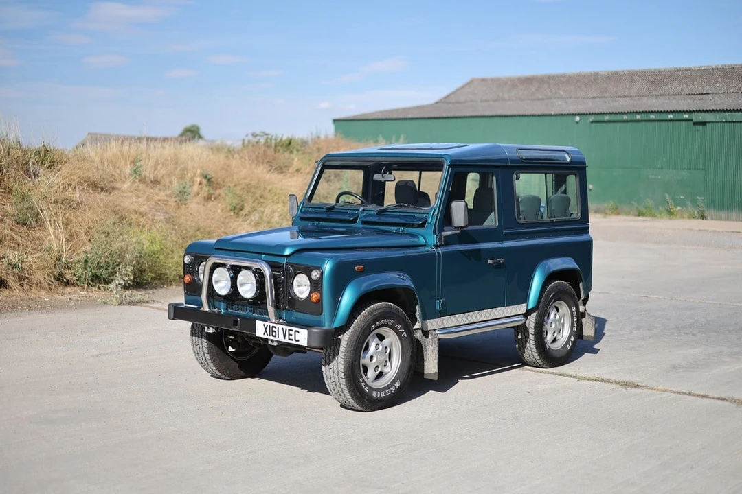 2001 Land Rover Defender 90 - Image 10 of 30