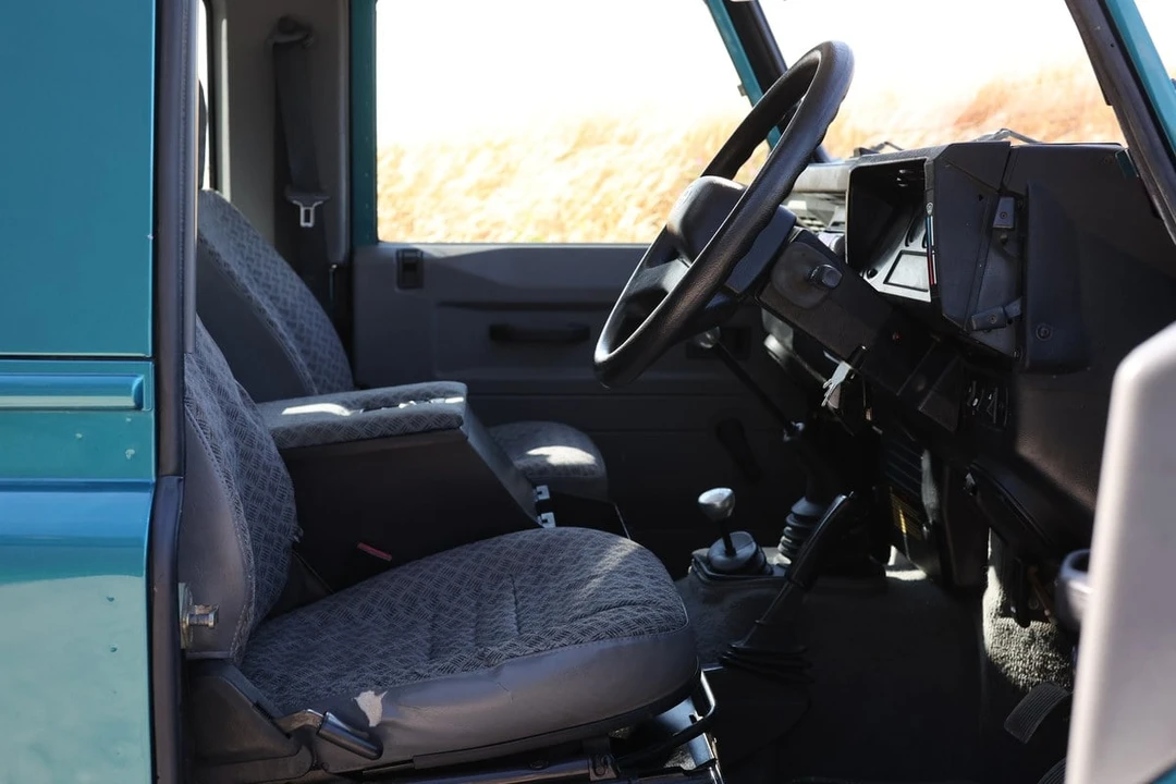 2001 Land Rover Defender 90 - Image 21 of 30