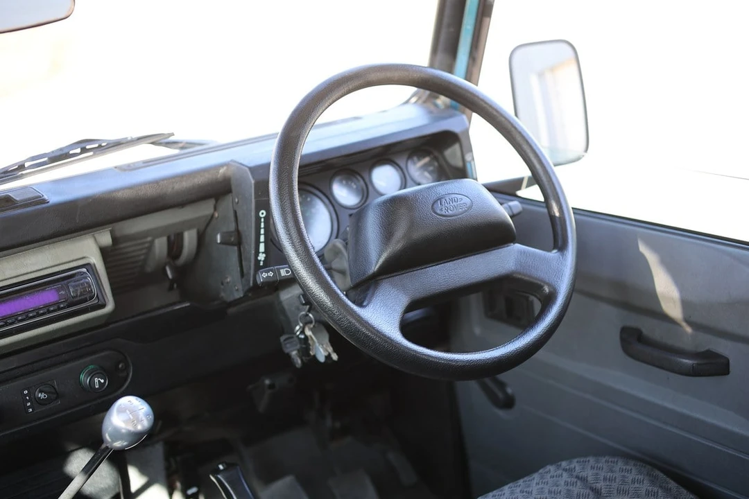 2001 Land Rover Defender 90 - Image 26 of 30