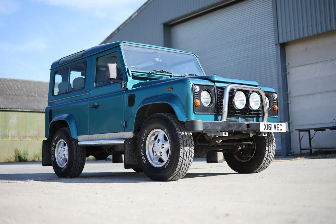 2001 Land Rover Defender 90 - Image 3 of 30