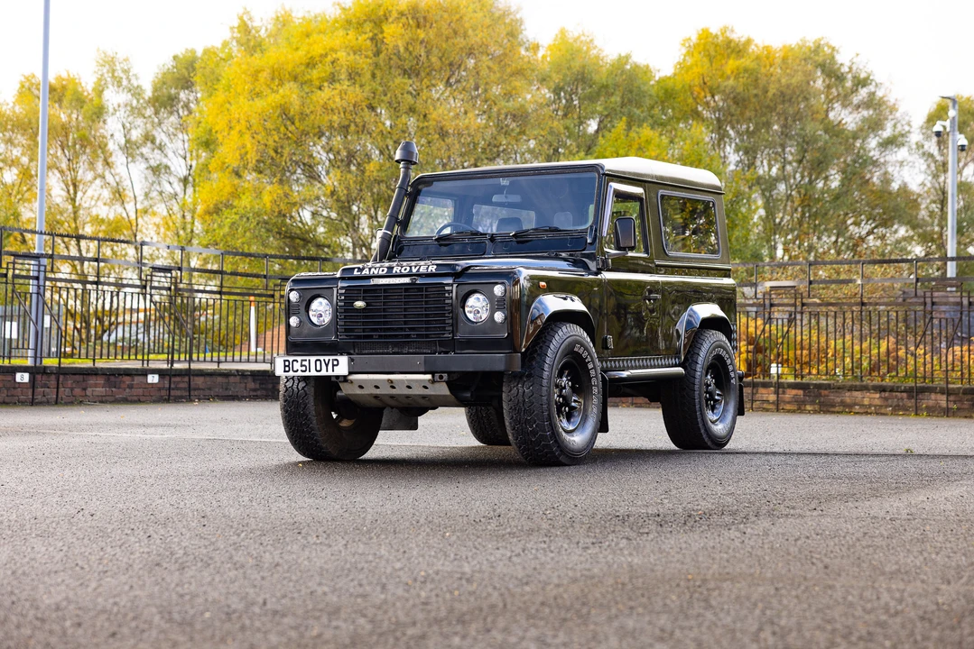 2001 Land Rover Defender 90 - Image 3 of 31