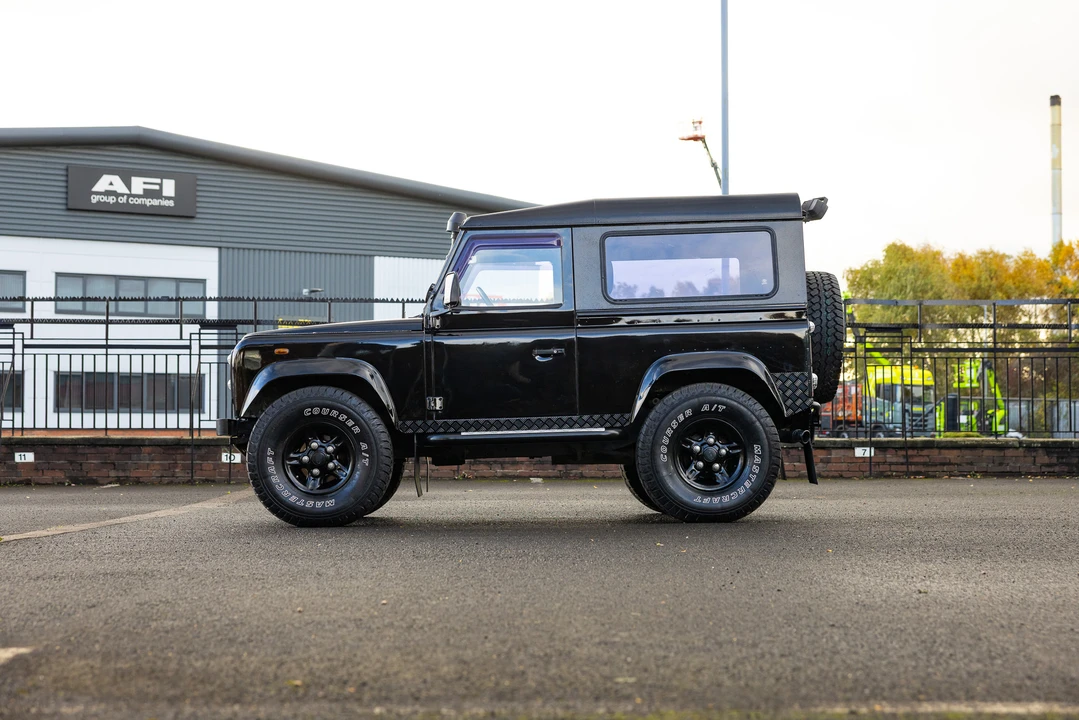 2001 Land Rover Defender 90 - Image 4 of 31