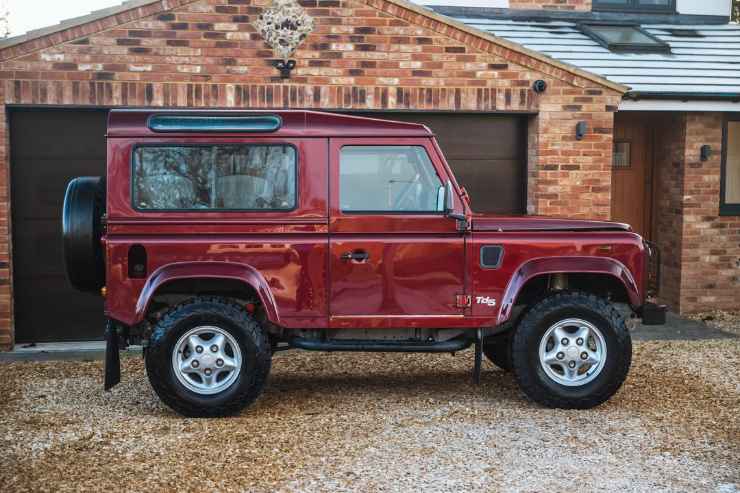 2001 Land Rover Defender 90 - Image 5 of 31