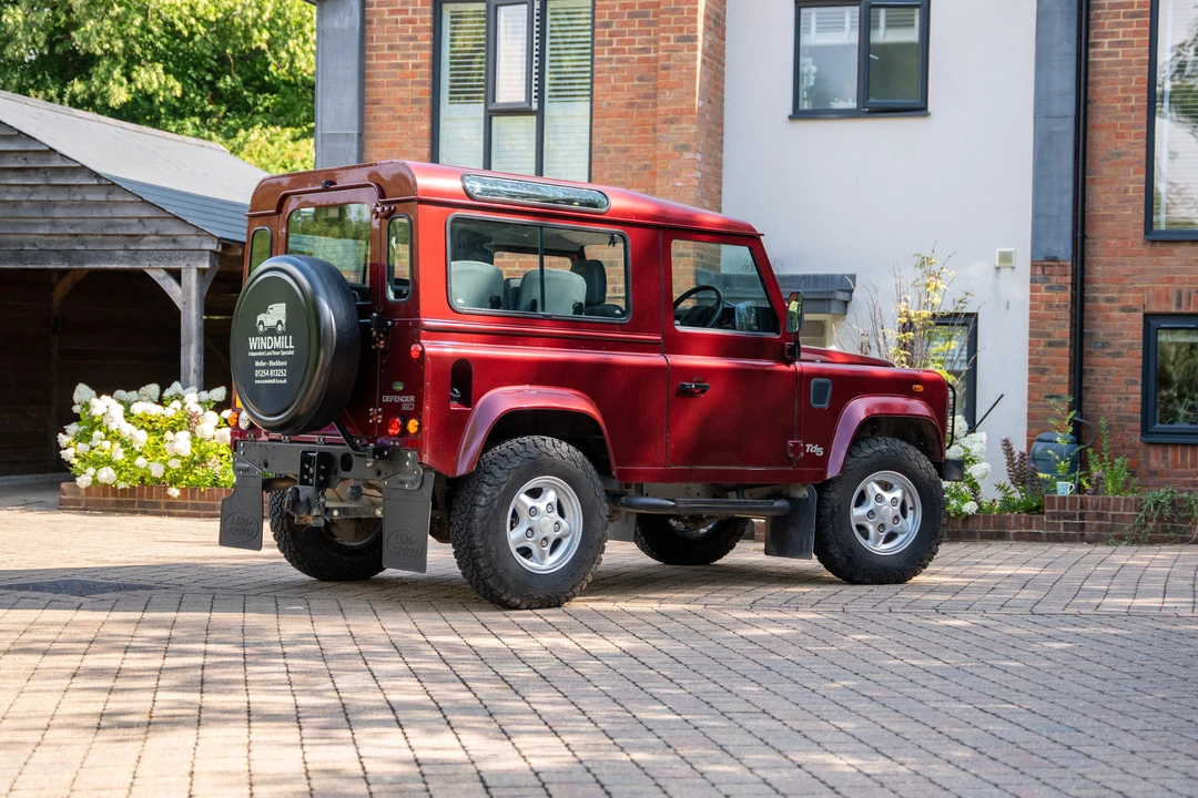 2001 Land Rover Defender 90 - Image 5 of 31