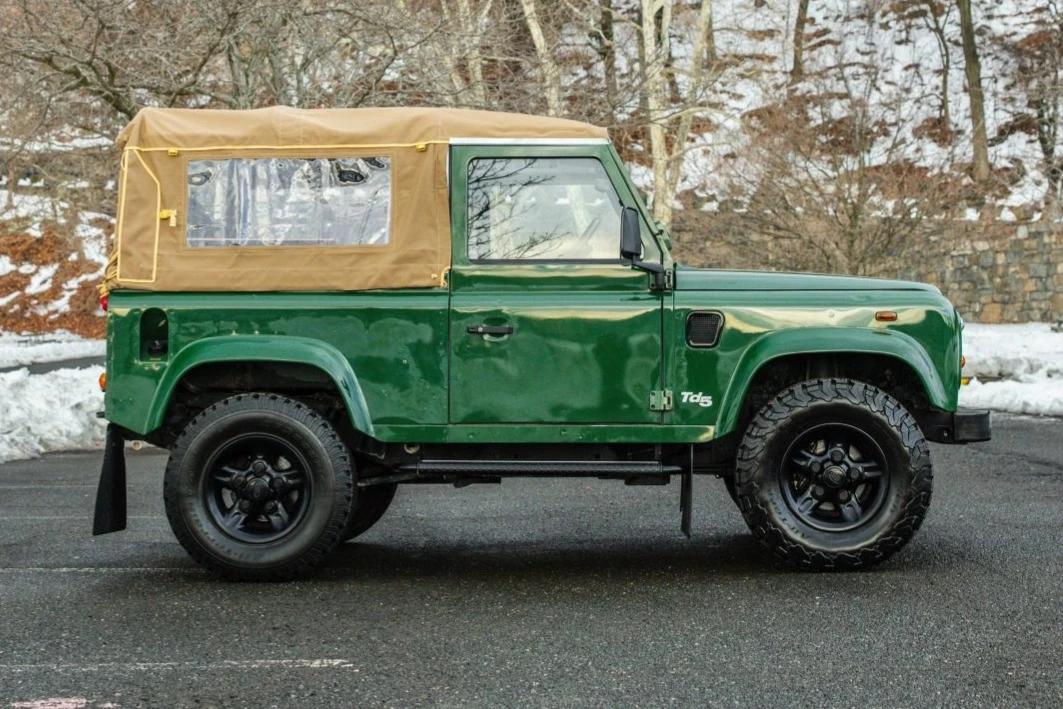 2001 Land Rover Defender 90 - Image 3 of 7