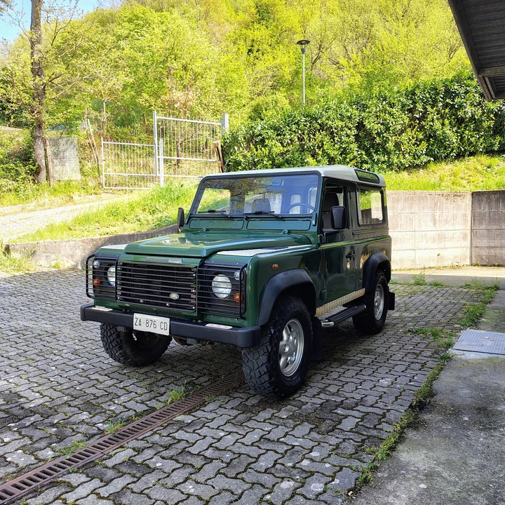 2001 Land Rover Defender 90 - Image 3 of 31