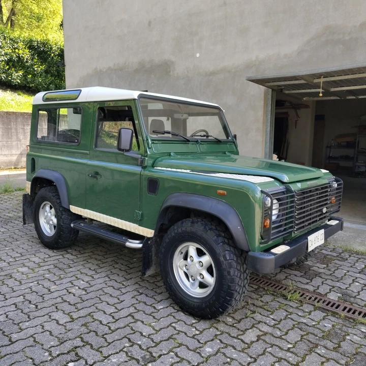2001 Land Rover Defender 90 - Image 4 of 31