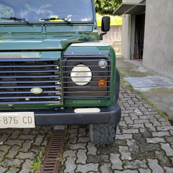 2001 Land Rover Defender 90 - Image 25 of 31