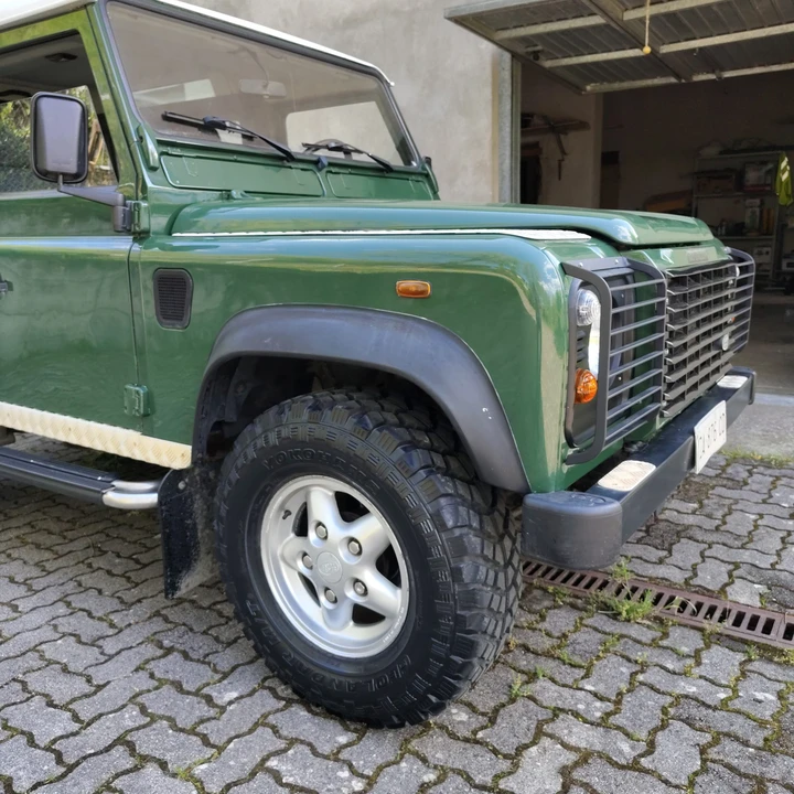2001 Land Rover Defender 90 - Image 12 of 31