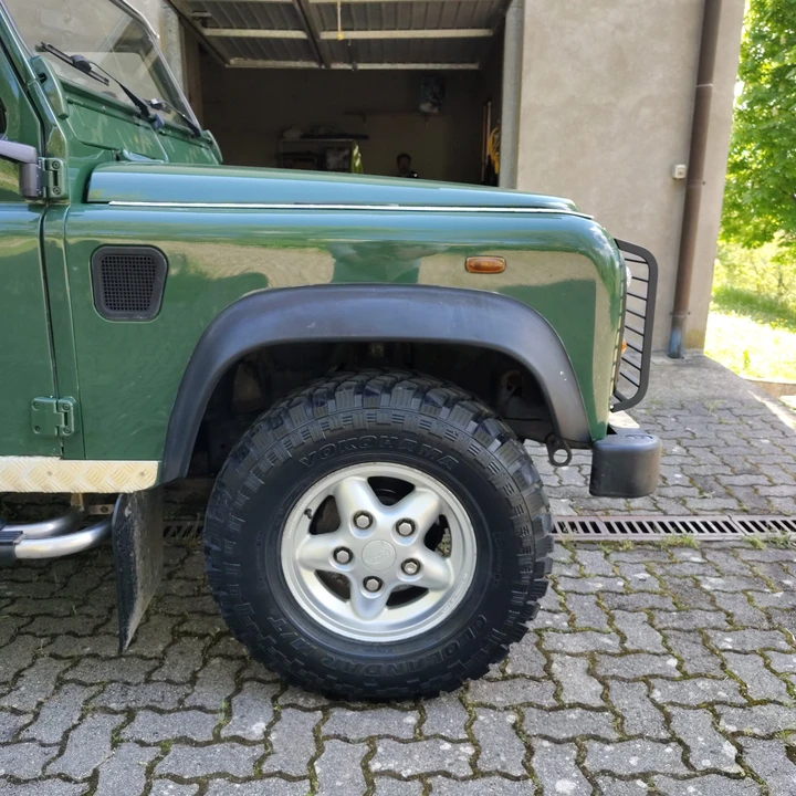 2001 Land Rover Defender 90 - Image 11 of 31