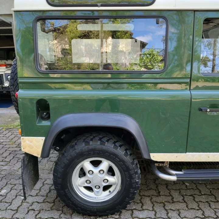 2001 Land Rover Defender 90 - Image 16 of 31