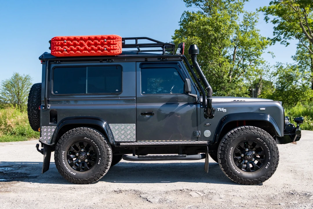 2001 Land Rover Defender 90 - Image 5 of 31
