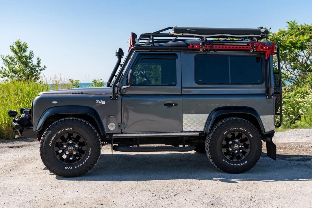 2001 Land Rover Defender 90 - Image 9 of 31