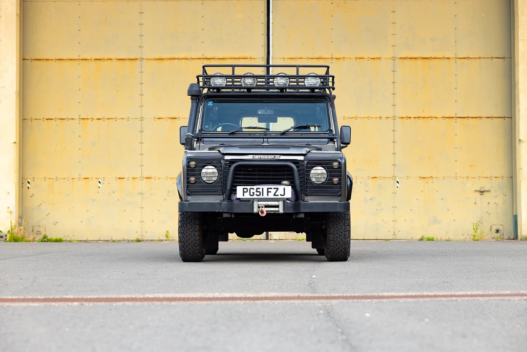 2001 Land Rover Defender 90 - Image 2 of 31