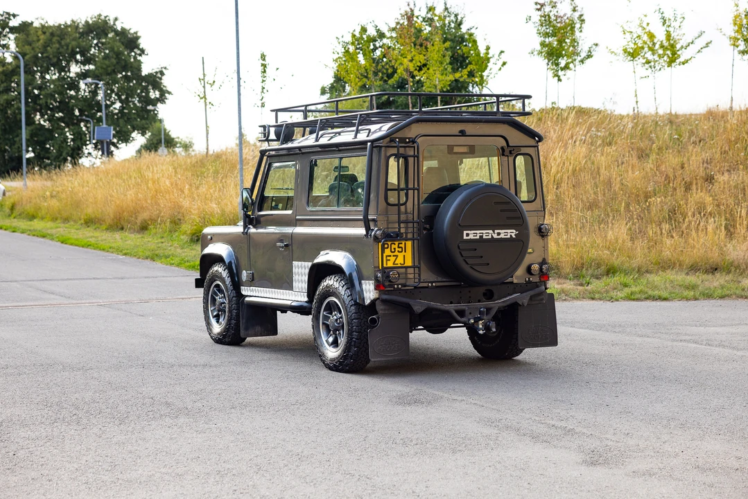 2001 Land Rover Defender 90 - Image 5 of 31