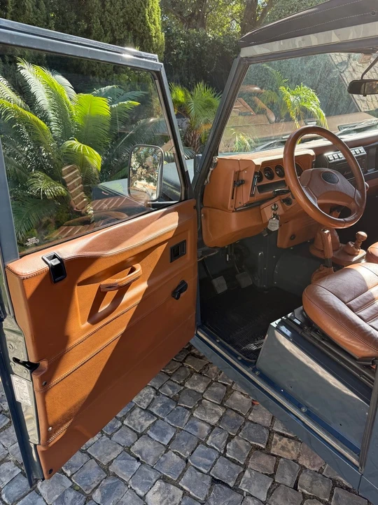 2001 Land Rover Defender 90 - Image 9 of 30