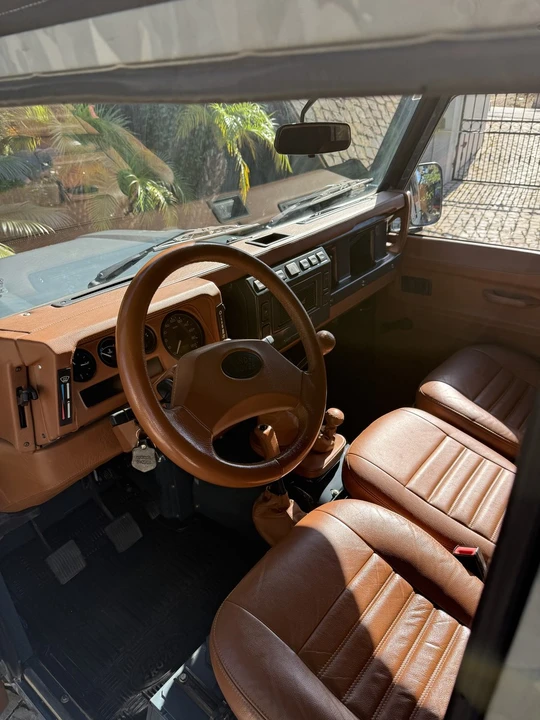2001 Land Rover Defender 90 - Image 10 of 30